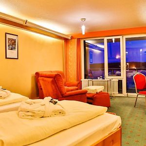 Deluxe Zimmer mit Kingsize-Bett